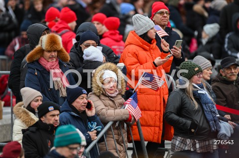  21.02.2023 WARSZAWA ( Warsaw - Poland ) <br />
<br />
WIZYTA PREZYDENTA USA JOE BIDENA W WARSZAWIE<br />
PRZEMOWIENIE W OGRODACH ZAMKU KROLEWSKIEGO W WARSZAWIE<br />
<br />
U.S. President Joe Biden's visit to Warsaw, Poland<br />
President Biden to Speak at the Gardens of the Royal Castle in Warsaw, Poland<br />
<br />
N/Z MIESZKANCY WARSZAWY W OCZEKIWANIU NA PRZEMOWIENIE PREZYDENTA USA <br />
<br />
 