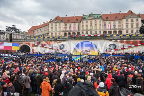  21.02.2023 WARSZAWA ( Warsaw - Poland ) <br />
<br />
WIZYTA PREZYDENTA USA JOE BIDENA W WARSZAWIE<br />
PRZEMOWIENIE W OGRODACH ZAMKU KROLEWSKIEGO W WARSZAWIE<br />
<br />
U.S. President Joe Biden's visit to Warsaw, Poland<br />
President Biden to Speak at the Gardens of the Royal Castle in Warsaw, Poland<br />
<br />
N/Z MIESZKANCY WARSZAWY W OCZEKIWANIU NA PRZEMOWIENIE PREZYDENTA USA ZAMEK KROLEWSKI<br />
<br />
 