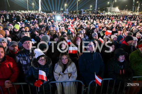  21.02.2023 WARSZAWA ( Warsaw - Poland ) <br />
<br />
WIZYTA PREZYDENTA USA JOE BIDENA W WARSZAWIE<br />
PRZEMOWIENIE W OGRODACH ZAMKU KROLEWSKIEGO W WARSZAWIE<br />
<br />
U.S. President Joe Biden's visit to Warsaw, Poland<br />
President Biden to Speak at the Gardens of the Royal Castle in Warsaw, Poland<br />
<br />
N/Z MIESZKANCY WARSZAWY PODCZAS PRZEMOWIENIA PREZYDENTA USA <br />
<br />
 