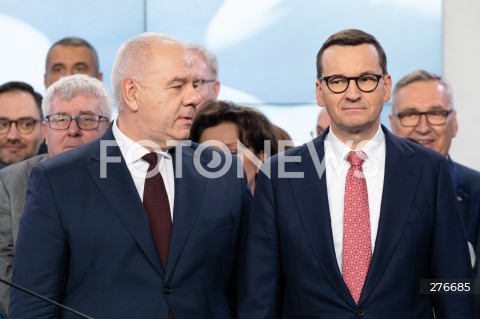  10.03.2023 WARSZAWA<br />
KONFERENCJA PRASOWA PREZESA PIS WRAZ Z POSLAMI ZAPOWIADAJACA SPOTKANIA Z WYBORCAMI W CALEJ POLSCE<br />
N/Z JACEK SASIN MATEUSZ MORAWIECKI<br />
FOT. MARCIN BANASZKIEWICZ/FOTONEWS  