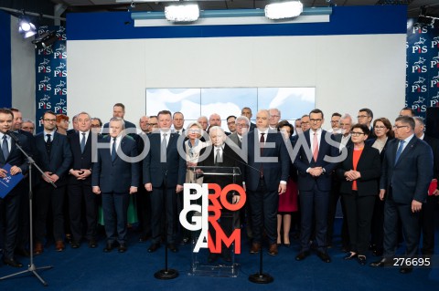  10.03.2023 WARSZAWA<br />
KONFERENCJA PRASOWA PREZESA PIS WRAZ Z POSLAMI ZAPOWIADAJACA SPOTKANIA Z WYBORCAMI W CALEJ POLSCE<br />
N/Z JAROSLAW KACZYNSKI POSLOWIE PIS<br />
FOT. MARCIN BANASZKIEWICZ/FOTONEWS  