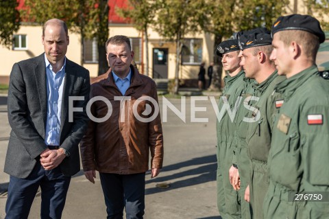  22.03.2023 RZESZOW <br />
KSIAZE WILLIAM ORAZ MINISTER OBRONY NARODOWEJ MARIUSZ BLASZCZAK PODCZAS SPOTKANIA Z POLSKIMI I BRYTYJSKIMI ZOLNIERZAMI W 3 PODKARPACKIEJ BRYGADZIE OBRONY TERYTORIALNEJ W RZESZOWIE<br />
<br />
Prince William, the heir-to-the-British throne, visited the 3rd Brigade Territorial Defense Force base in Rzeszow in southeast Poland, just 100 kilometers from the border with Ukraine.<br />
<br />
N/Z KSIAZE WILLIAM MARIUSZ BLASZCZAK <br />
<br />
 