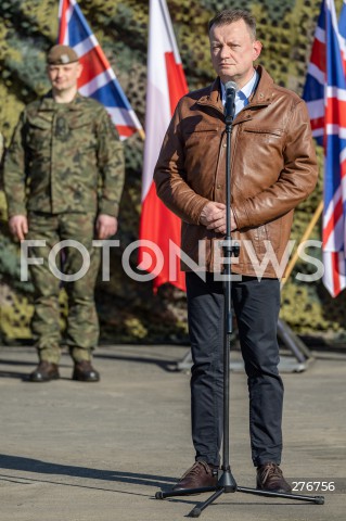  22.03.2023 RZESZOW <br />
KSIAZE WILLIAM ORAZ MINISTER OBRONY NARODOWEJ MARIUSZ BLASZCZAK PODCZAS SPOTKANIA Z POLSKIMI I BRYTYJSKIMI ZOLNIERZAMI W 3 PODKARPACKIEJ BRYGADZIE OBRONY TERYTORIALNEJ W RZESZOWIE<br />
<br />
Prince William, the heir-to-the-British throne, visited the 3rd Brigade Territorial Defense Force base in Rzeszow in southeast Poland, just 100 kilometers from the border with Ukraine.<br />
<br />
N/Z MARIUSZ BLASZCZAK <br />
<br />
 