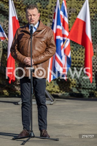  22.03.2023 RZESZOW <br />
KSIAZE WILLIAM ORAZ MINISTER OBRONY NARODOWEJ MARIUSZ BLASZCZAK PODCZAS SPOTKANIA Z POLSKIMI I BRYTYJSKIMI ZOLNIERZAMI W 3 PODKARPACKIEJ BRYGADZIE OBRONY TERYTORIALNEJ W RZESZOWIE<br />
<br />
Prince William, the heir-to-the-British throne, visited the 3rd Brigade Territorial Defense Force base in Rzeszow in southeast Poland, just 100 kilometers from the border with Ukraine.<br />
<br />
N/Z MARIUSZ BLASZCZAK <br />
<br />
 