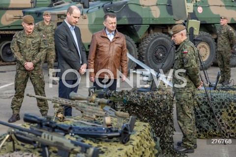  22.03.2023 RZESZOW <br />
KSIAZE WILLIAM ORAZ MINISTER OBRONY NARODOWEJ MARIUSZ BLASZCZAK PODCZAS SPOTKANIA Z POLSKIMI I BRYTYJSKIMI ZOLNIERZAMI W 3 PODKARPACKIEJ BRYGADZIE OBRONY TERYTORIALNEJ W RZESZOWIE<br />
<br />
Prince William, the heir-to-the-British throne, visited the 3rd Brigade Territorial Defense Force base in Rzeszow in southeast Poland, just 100 kilometers from the border with Ukraine.<br />
<br />
N/Z KSIAZE WILLIAM MARIUSZ BLASZCZAK <br />
<br />
 