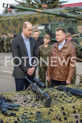  22.03.2023 RZESZOW <br />
KSIAZE WILLIAM ORAZ MINISTER OBRONY NARODOWEJ MARIUSZ BLASZCZAK PODCZAS SPOTKANIA Z POLSKIMI I BRYTYJSKIMI ZOLNIERZAMI W 3 PODKARPACKIEJ BRYGADZIE OBRONY TERYTORIALNEJ W RZESZOWIE<br />
<br />
Prince William, the heir-to-the-British throne, visited the 3rd Brigade Territorial Defense Force base in Rzeszow in southeast Poland, just 100 kilometers from the border with Ukraine.<br />
<br />
N/Z KSIAZE WILLIAM MARIUSZ BLASZCZAK <br />
<br />
 