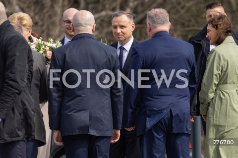  24.03.2023 MARKOWA <br />
NARODOWY DZIEN PAMIECI POLAKOW RATUJACYCH ZYDOW POD OKUPACJA NIEMIECKA Z UDZIALEM PARY PREZYDENCKIEJ W MUZEUM RODZINY ULMOW W MARKOWEJ KOLO RZESZOWA <br />
N/Z PREZYDENT RP ANDRZEJ DUDA <br />
 