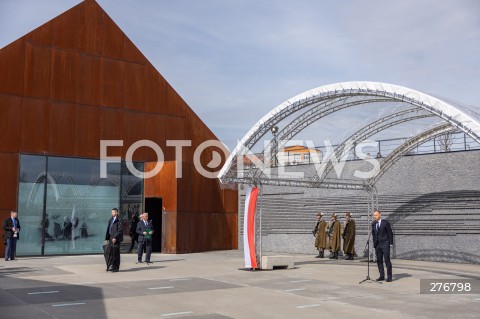  24.03.2023 MARKOWA <br />
NARODOWY DZIEN PAMIECI POLAKOW RATUJACYCH ZYDOW POD OKUPACJA NIEMIECKA Z UDZIALEM PARY PREZYDENCKIEJ W MUZEUM RODZINY ULMOW W MARKOWEJ KOLO RZESZOWA <br />
N/Z PREZYDENT RP ANDRZEJ DUDA <br />
 