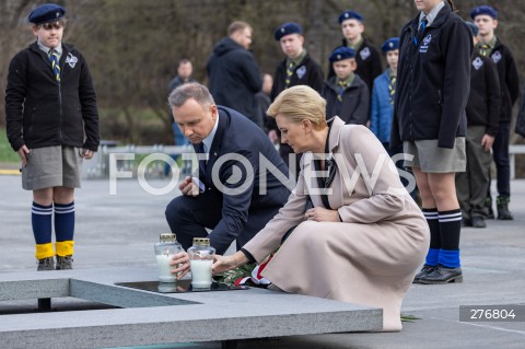  24.03.2023 MARKOWA <br />
NARODOWY DZIEN PAMIECI POLAKOW RATUJACYCH ZYDOW POD OKUPACJA NIEMIECKA Z UDZIALEM PARY PREZYDENCKIEJ W MUZEUM RODZINY ULMOW W MARKOWEJ KOLO RZESZOWA <br />
N/Z PREZYDENT RP ANDRZEJ DUDA AGATA KORNHAUSER DUDA <br />
 