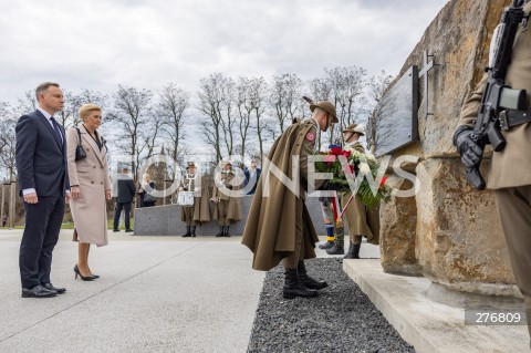  24.03.2023 MARKOWA <br />
NARODOWY DZIEN PAMIECI POLAKOW RATUJACYCH ZYDOW POD OKUPACJA NIEMIECKA Z UDZIALEM PARY PREZYDENCKIEJ W MUZEUM RODZINY ULMOW W MARKOWEJ KOLO RZESZOWA <br />
N/Z PREZYDENT RP ANDRZEJ DUDA AGATA KORNHAUSER DUDA <br />
 