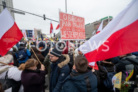  02.04.2023 WARSZAWA<br />
NARODOWY MARSZ PAPIESKI<br />
N/Z UCZESTNICY MARSZU<br />
FOT. MARCIN BANASZKIEWICZ/FOTONEWS  