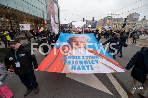  02.04.2023 WARSZAWA<br />
NARODOWY MARSZ PAPIESKI<br />
N/Z UCZESTNICY MARSZU FLAGA JAN PAWEL II<br />
FOT. MARCIN BANASZKIEWICZ/FOTONEWS  