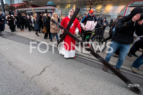  02.04.2023 WARSZAWA<br />
NARODOWY MARSZ PAPIESKI<br />
N/Z UCZESTNICY MARSZU<br />
FOT. MARCIN BANASZKIEWICZ/FOTONEWS  