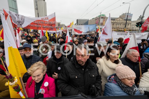  02.04.2023 WARSZAWA<br />
NARODOWY MARSZ PAPIESKI<br />
N/Z UCZESTNICY MARSZU<br />
FOT. MARCIN BANASZKIEWICZ/FOTONEWS  