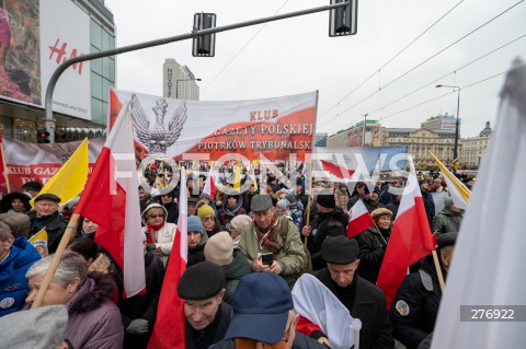  02.04.2023 WARSZAWA<br />
NARODOWY MARSZ PAPIESKI<br />
N/Z UCZESTNICY MARSZU<br />
FOT. MARCIN BANASZKIEWICZ/FOTONEWS  