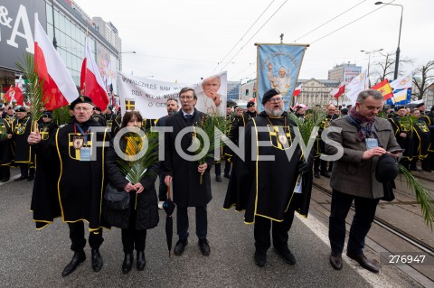  02.04.2023 WARSZAWA<br />
NARODOWY MARSZ PAPIESKI<br />
N/Z UCZESTNICY MARSZU<br />
FOT. MARCIN BANASZKIEWICZ/FOTONEWS  