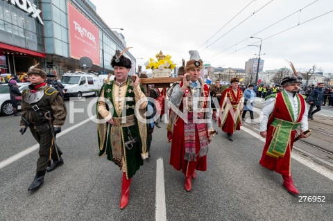  02.04.2023 WARSZAWA<br />
NARODOWY MARSZ PAPIESKI<br />
N/Z UCZESTNICY MARSZU<br />
FOT. MARCIN BANASZKIEWICZ/FOTONEWS  