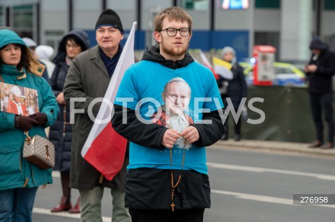  02.04.2023 WARSZAWA<br />
NARODOWY MARSZ PAPIESKI<br />
N/Z UCZESTNIK MARSZU ROZANIEC<br />
FOT. MARCIN BANASZKIEWICZ/FOTONEWS  