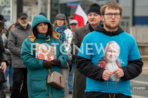  02.04.2023 WARSZAWA<br />
NARODOWY MARSZ PAPIESKI<br />
N/Z UCZESTNICY MARSZU<br />
FOT. MARCIN BANASZKIEWICZ/FOTONEWS  