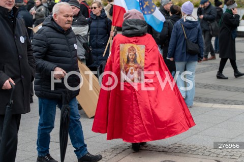  02.04.2023 WARSZAWA<br />
NARODOWY MARSZ PAPIESKI<br />
N/Z UCZESTNICY MARSZU<br />
FOT. MARCIN BANASZKIEWICZ/FOTONEWS  