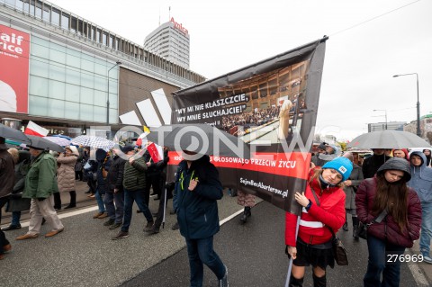  02.04.2023 WARSZAWA<br />
NARODOWY MARSZ PAPIESKI<br />
N/Z UCZESTNICY MARSZU<br />
FOT. MARCIN BANASZKIEWICZ/FOTONEWS  