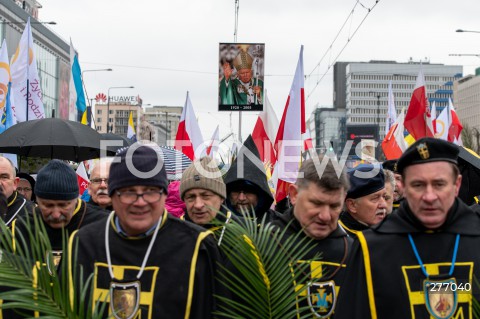  02.04.2023 WARSZAWA<br />
NARODOWY MARSZ PAPIESKI<br />
N/Z UCZESTNICY MARSZU<br />
FOT. MARCIN BANASZKIEWICZ/FOTONEWS  