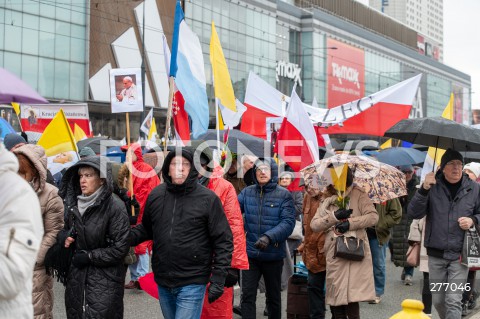  02.04.2023 WARSZAWA<br />
NARODOWY MARSZ PAPIESKI<br />
N/Z UCZESTNICY MARSZU<br />
FOT. MARCIN BANASZKIEWICZ/FOTONEWS  