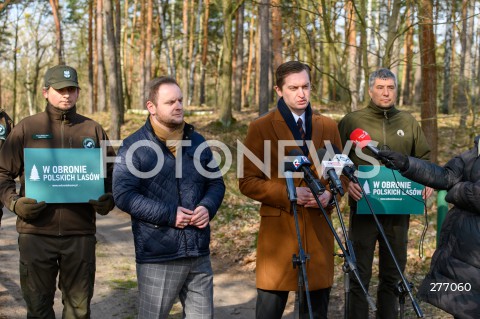  04.04.2023 WARSZAWA<br />
KONFERENCJA PRASOWA Z UDZIALEM SEBASTIANA KALETY W OBRONIE POLSKICH LASOW<br />
N/Z MICHAL GZOWSKI SEBASTIAN KALETA DAMIAN KOWALCZYK<br />
 