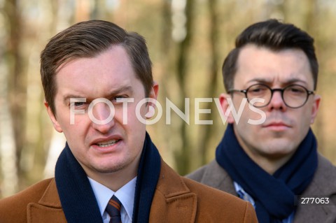  04.04.2023 WARSZAWA<br />
KONFERENCJA PRASOWA Z UDZIALEM SEBASTIANA KALETY W OBRONIE POLSKICH LASOW<br />
N/Z SEBASTIAN KALETA DAMIAN KOWALCZYK<br />
 