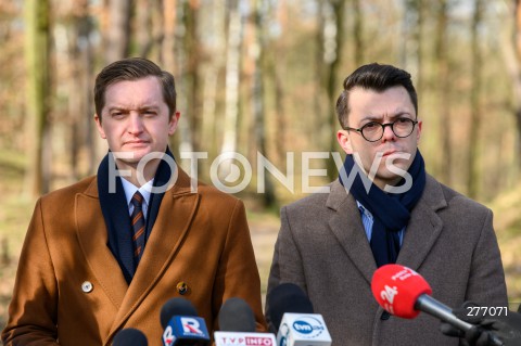  04.04.2023 WARSZAWA<br />
KONFERENCJA PRASOWA Z UDZIALEM SEBASTIANA KALETY W OBRONIE POLSKICH LASOW<br />
N/Z SEBASTIAN KALETA MICHAL GZOWSKI<br />
 