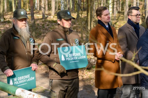  04.04.2023 WARSZAWA<br />
KONFERENCJA PRASOWA Z UDZIALEM SEBASTIANA KALETY W OBRONIE POLSKICH LASOW<br />
N/Z SEBASTIAN KALETA DAMIAN KOWALCZYK<br />
 