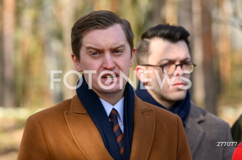  04.04.2023 WARSZAWA<br />
KONFERENCJA PRASOWA Z UDZIALEM SEBASTIANA KALETY W OBRONIE POLSKICH LASOW<br />
N/Z SEBASTIAN KALETA DAMIAN KOWALCZYK<br />
 