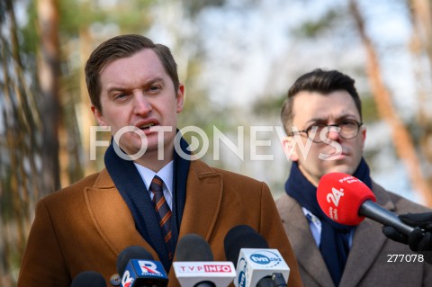  04.04.2023 WARSZAWA<br />
KONFERENCJA PRASOWA Z UDZIALEM SEBASTIANA KALETY W OBRONIE POLSKICH LASOW<br />
N/Z SEBASTIAN KALETA DAMIAN KOWALCZYK<br />
 