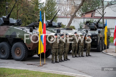  05.04.2023 WARSZAWA<br />
WIZYTA PREZYDENTA UKRAINY WOLODYMYRA ZELENSKIEGO W WARSZAWIE<br />
<br />
UKRAINIAN PRESIDENT WOLODYMYR ZELENSKY VISITS POLAND<br />
<br />
N/Z KOLOWY TRANSPORTER OPANCERZONY ROSOMAK<br />
FOT. MARCIN BANASZKIEWICZ/FOTONEWS  