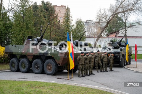  05.04.2023 WARSZAWA<br />
WIZYTA PREZYDENTA UKRAINY WOLODYMYRA ZELENSKIEGO W WARSZAWIE<br />
<br />
UKRAINIAN PRESIDENT WOLODYMYR ZELENSKY VISITS POLAND<br />
<br />
N/Z KOLOWY TRANSPORTER OPANCERZONY ROSOMAK<br />
FOT. MARCIN BANASZKIEWICZ/FOTONEWS  