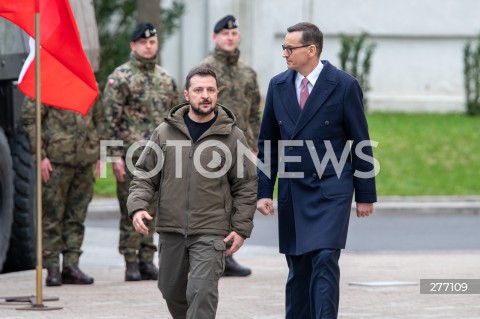  05.04.2023 WARSZAWA<br />
WIZYTA PREZYDENTA UKRAINY WOLODYMYRA ZELENSKIEGO W WARSZAWIE<br />
<br />
UKRAINIAN PRESIDENT WOLODYMYR ZELENSKY VISITS POLAND<br />
<br />
N/Z WOLODYMYR ZELENSKI MATEUSZ MORAWIECKI<br />
FOT. MARCIN BANASZKIEWICZ/FOTONEWS  