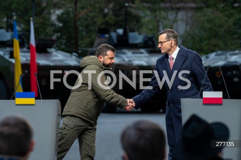  05.04.2023 WARSZAWA<br />
WIZYTA PREZYDENTA UKRAINY WOLODYMYRA ZELENSKIEGO W WARSZAWIE<br />
<br />
UKRAINIAN PRESIDENT WOLODYMYR ZELENSKY VISITS POLAND<br />
<br />
N/Z WOLODYMYR ZELENSKI MATEUSZ MORAWIECKI<br />
FOT. MARCIN BANASZKIEWICZ/FOTONEWS  