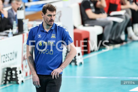  07.04.2023 RZESZOW <br />
SIATKOWKA MEZCZYZN <br />
PLUSLIGA SEZON 2022/2023 <br />
PLUS LIGA POLISH MEN VOLLEYBALL LEAGUE <br />
CWIERCFINAL - 1/4 FINALU - 1. MECZ <br />
MECZ ASSECO RESOVIA - PSG STAL NYSA <br />
N/Z DANIEL PLINSKI - I TRENER ( HEAD COACH ) SYLWETKA <br />
 