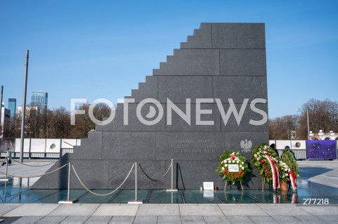  10.04.2023 WARSZAWA<br />
13. ROCZNICA KATASTROFY LOTNICZEJ POD SMOLENSKIEM<br />
N/Z POMNIK PAMIECI OFIAR TRAGEGII SMOLENSKIEJ<br />
FOT. MARCIN BANASZKIEWICZ/FOTONEWS  