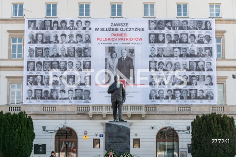  10.04.2023 WARSZAWA<br />
13. ROCZNICA KATASTROFY LOTNICZEJ POD SMOLENSKIEM<br />
N/Z POMNIK LECHA KACZYNSKIEGO<br />
FOT. MARCIN BANASZKIEWICZ/FOTONEWS  