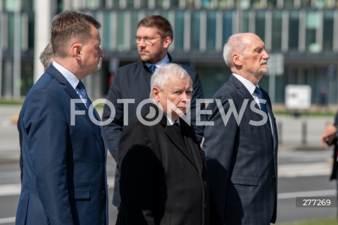  10.04.2023 WARSZAWA<br />
13. ROCZNICA KATASTROFY LOTNICZEJ POD SMOLENSKIEM<br />
N/Z JAROSLAW KACZYNSKI ANTONI MACIEREWICZ MARIUSZ BLASZCZAK<br />
FOT. MARCIN BANASZKIEWICZ/FOTONEWS  