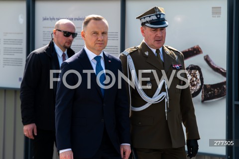  10.04.2023 WARSZAWA<br />
13. ROCZNICA KATASTROFY LOTNICZEJ POD SMOLENSKIEM<br />
N/Z PREZYDENT ANDRZEJ DUDA GEN. BRYG. TOMASZ DOMINIKOWSKI<br />
FOT. MARCIN BANASZKIEWICZ/FOTONEWS  