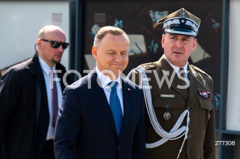  10.04.2023 WARSZAWA<br />
13. ROCZNICA KATASTROFY LOTNICZEJ POD SMOLENSKIEM<br />
N/Z PREZYDENT ANDRZEJ DUDA GEN. BRYG. TOMASZ DOMINIKOWSKI<br />
FOT. MARCIN BANASZKIEWICZ/FOTONEWS  