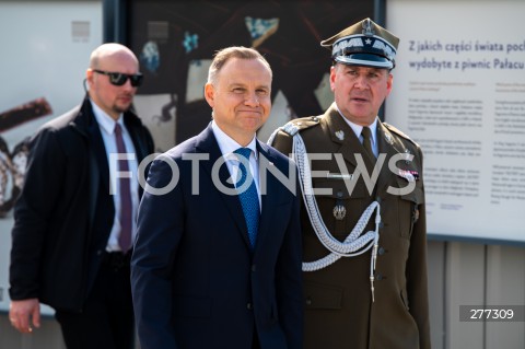  10.04.2023 WARSZAWA<br />
13. ROCZNICA KATASTROFY LOTNICZEJ POD SMOLENSKIEM<br />
N/Z PREZYDENT ANDRZEJ DUDA GEN. BRYG. TOMASZ DOMINIKOWSKI<br />
FOT. MARCIN BANASZKIEWICZ/FOTONEWS  