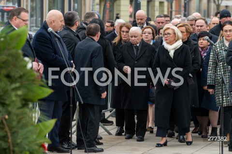  16.04.2023 WARSZAWA<br />
APEL PAMIECI PRZED PALACEM PREZYDENCKIM W ROCZNICE KATASTROFY SMOLENSKIEJ<br />
N/Z BEATA MAZUREK JAROSLAW KACZYNSKI<br />
FOT. MARCIN BANASZKIEWICZ/FOTONEWS  