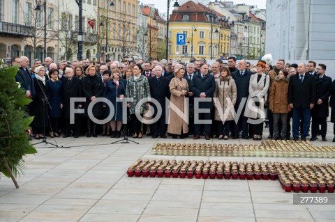  16.04.2023 WARSZAWA<br />
APEL PAMIECI PRZED PALACEM PREZYDENCKIM W ROCZNICE KATASTROFY SMOLENSKIEJ<br />
N/Z PRZEDSTAWICIELE PIS ZNICZE<br />
FOT. MARCIN BANASZKIEWICZ/FOTONEWS  