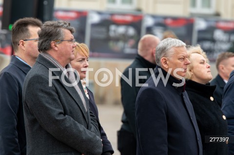  16.04.2023 WARSZAWA<br />
APEL PAMIECI PRZED PALACEM PREZYDENCKIM W ROCZNICE KATASTROFY SMOLENSKIEJ<br />
N/Z MACIEJ WASIK MAREK SUSKI<br />
FOT. MARCIN BANASZKIEWICZ/FOTONEWS  