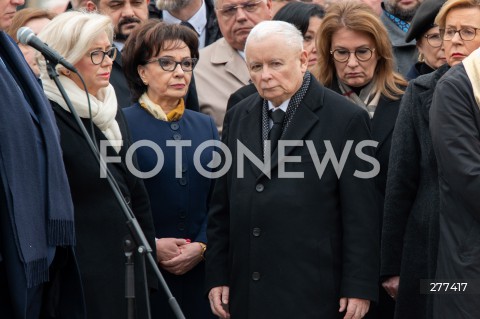  16.04.2023 WARSZAWA<br />
APEL PAMIECI PRZED PALACEM PREZYDENCKIM W ROCZNICE KATASTROFY SMOLENSKIEJ<br />
N/Z ELZBIETA WITEK JAROSLAW KACZYNSKI BEATA MAZUREK<br />
FOT. MARCIN BANASZKIEWICZ/FOTONEWS  