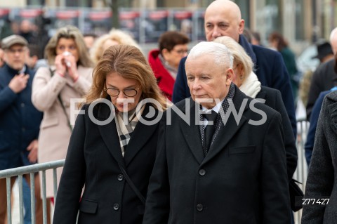  16.04.2023 WARSZAWA<br />
APEL PAMIECI PRZED PALACEM PREZYDENCKIM W ROCZNICE KATASTROFY SMOLENSKIEJ<br />
N/Z BEATA MAZUREK JAROSLAW KACZYNSKI<br />
FOT. MARCIN BANASZKIEWICZ/FOTONEWS  