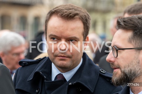  16.04.2023 WARSZAWA<br />
APEL PAMIECI PRZED PALACEM PREZYDENCKIM W ROCZNICE KATASTROFY SMOLENSKIEJ<br />
N/Z RAFAL BOCHENEK<br />
FOT. MARCIN BANASZKIEWICZ/FOTONEWS  